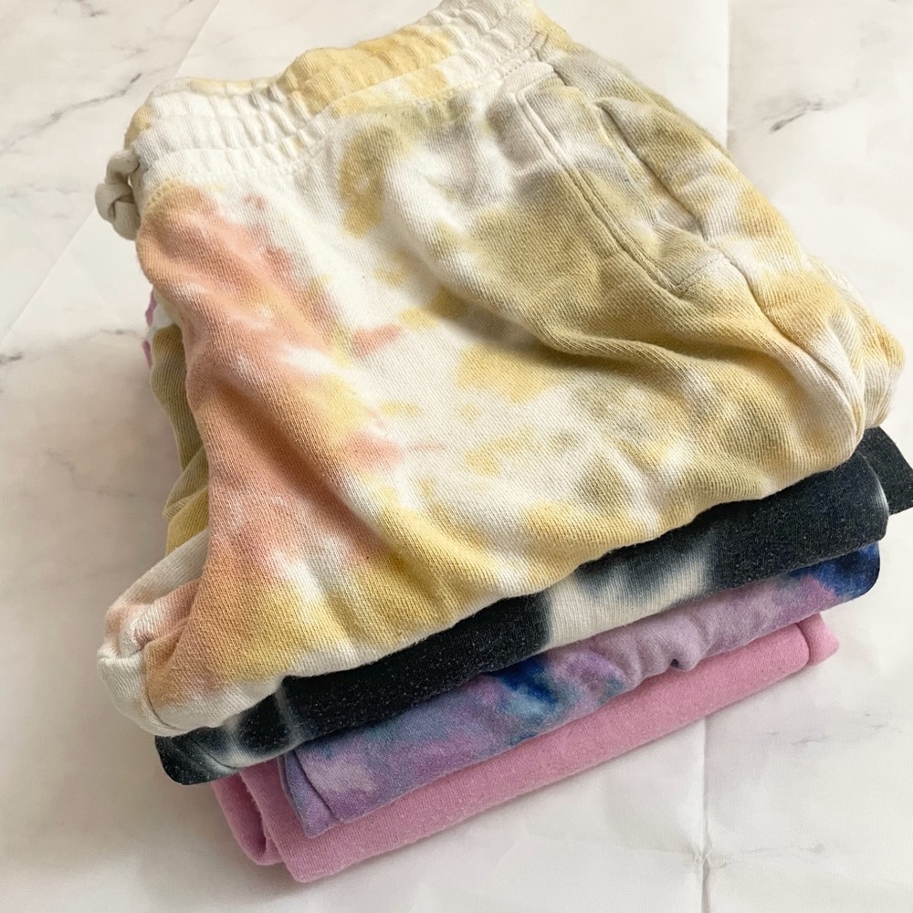 Bundle of pants - Picture 2 of 3